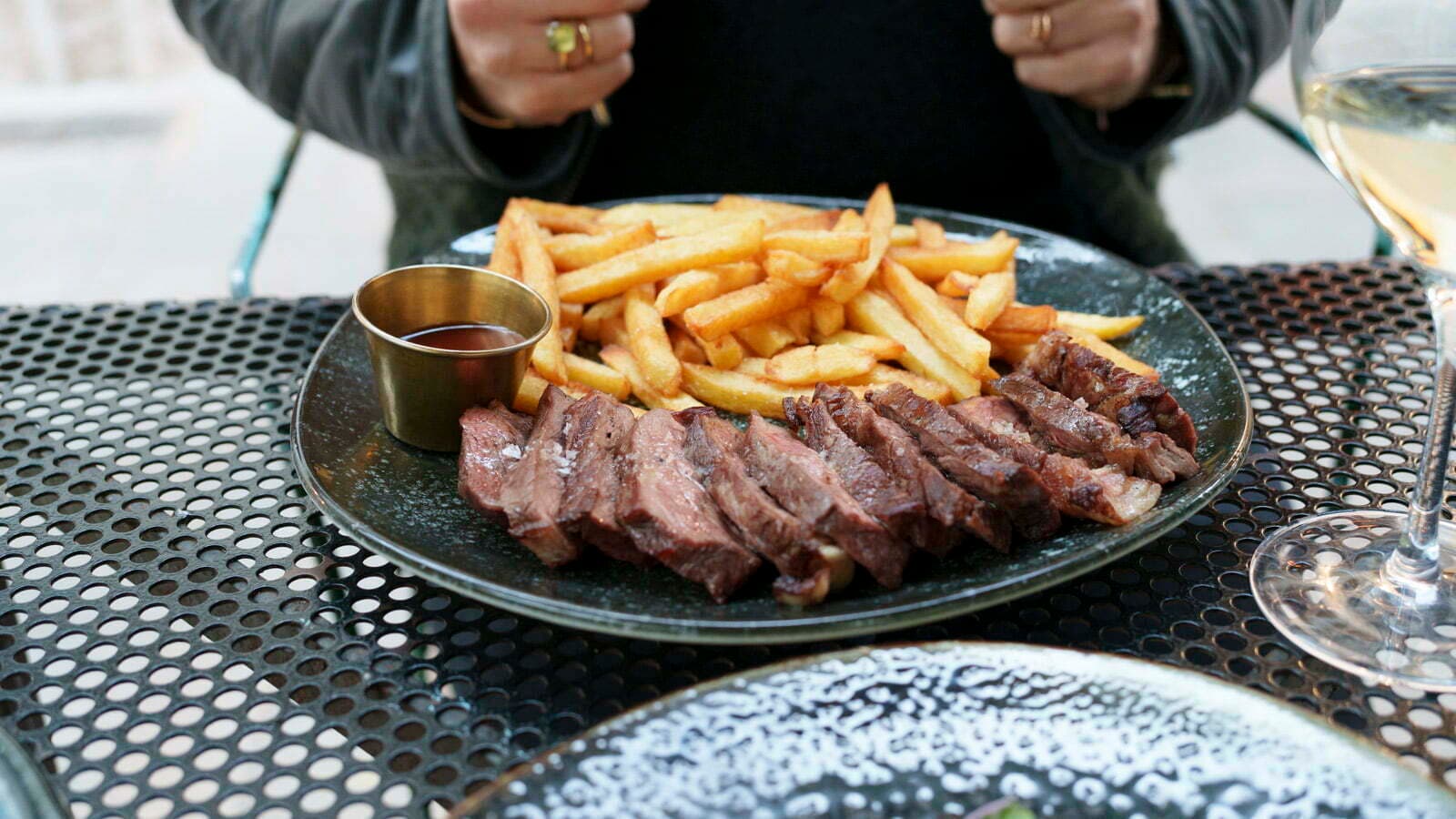 Black Angus Steak mit Frites